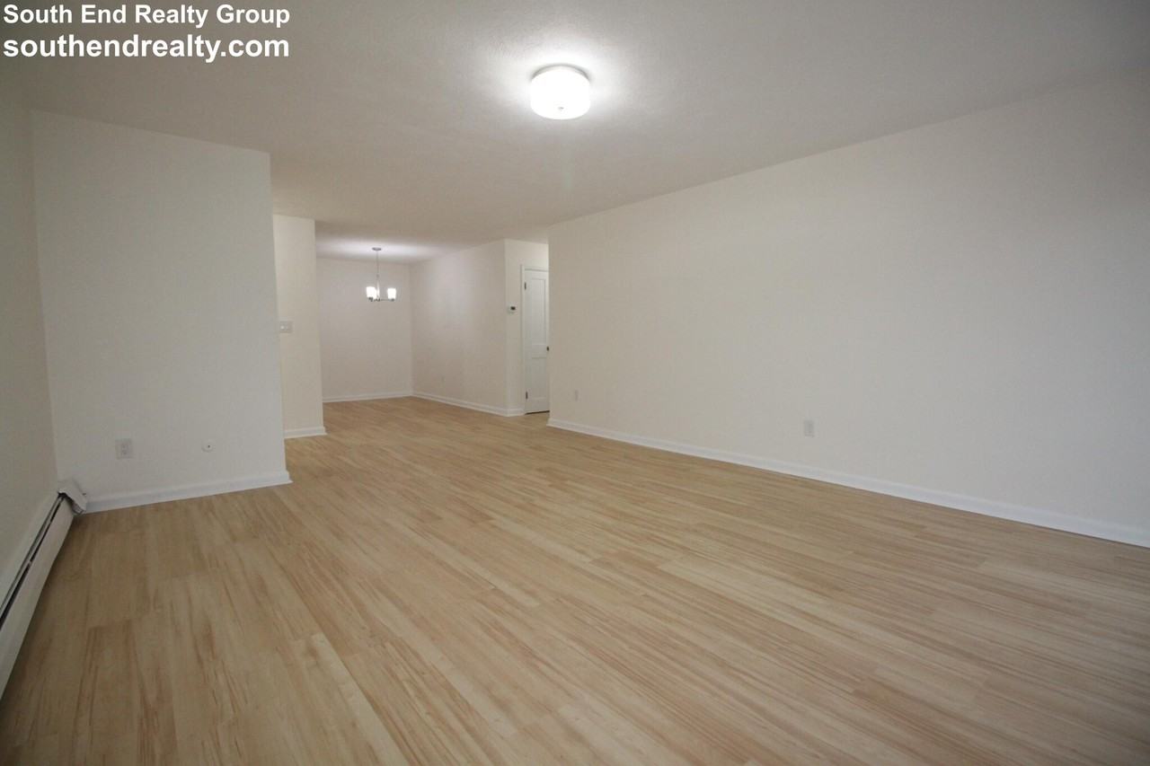 34 Hamilton Rd #302 - Photo 4 of 22