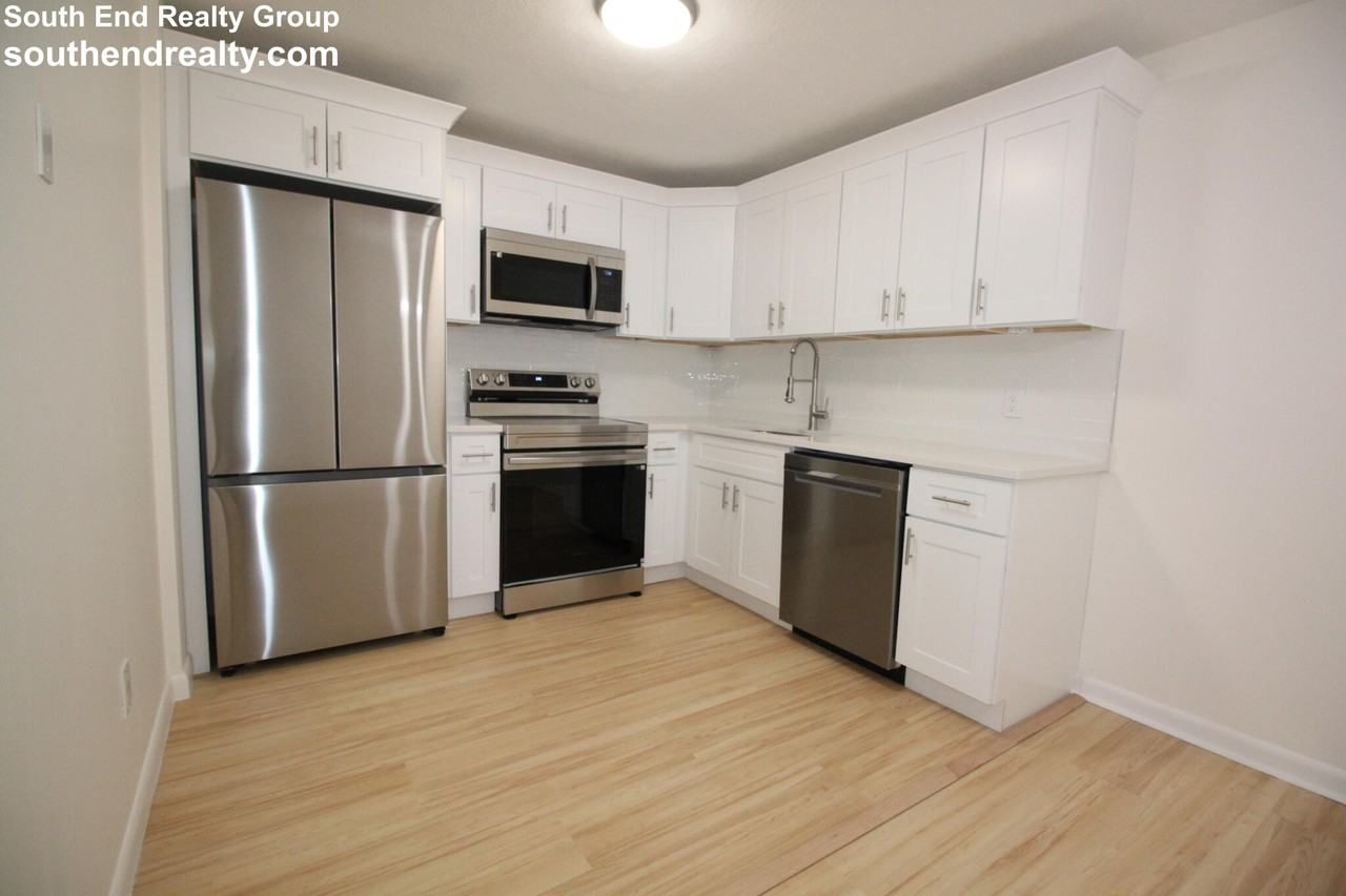 34 Hamilton Rd #302 - Photo 7 of 22