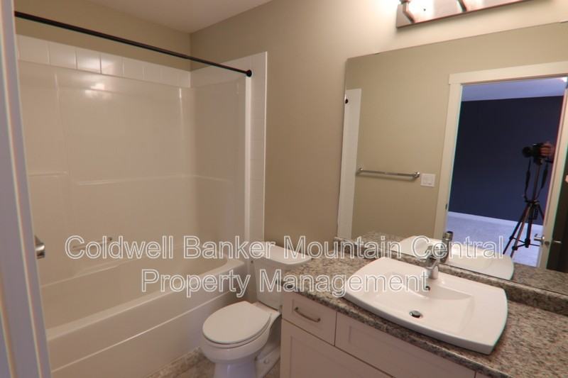 1391 Starling Dr Nw #4 - Photo 6 of 12