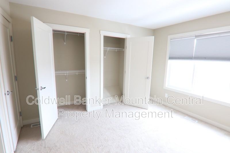 1391 Starling Dr Nw #4 - Photo 7 of 12