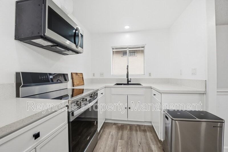 6814 Camphor Ln - Photo 5 of 20