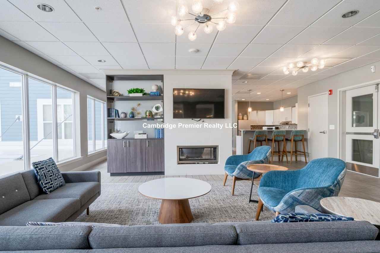 Valley St #401 - Photo 2 of 11