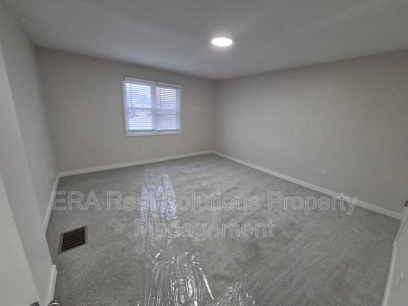 53 Hawkes Ave - Photo 6 of 24