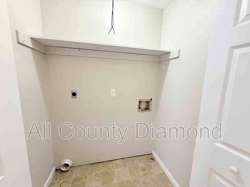 130 Beulah Ave #4 - Photo 7 of 17