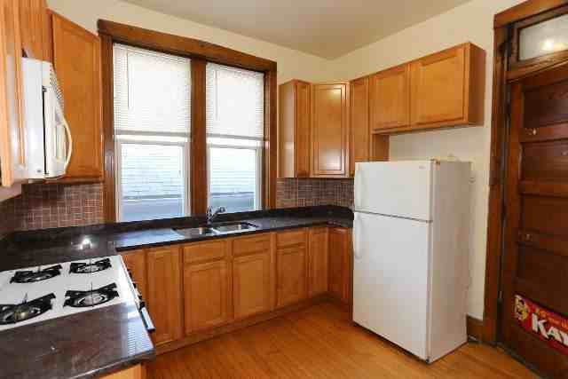 2310 W Iowa St #RA8 - Photo 4 of 20