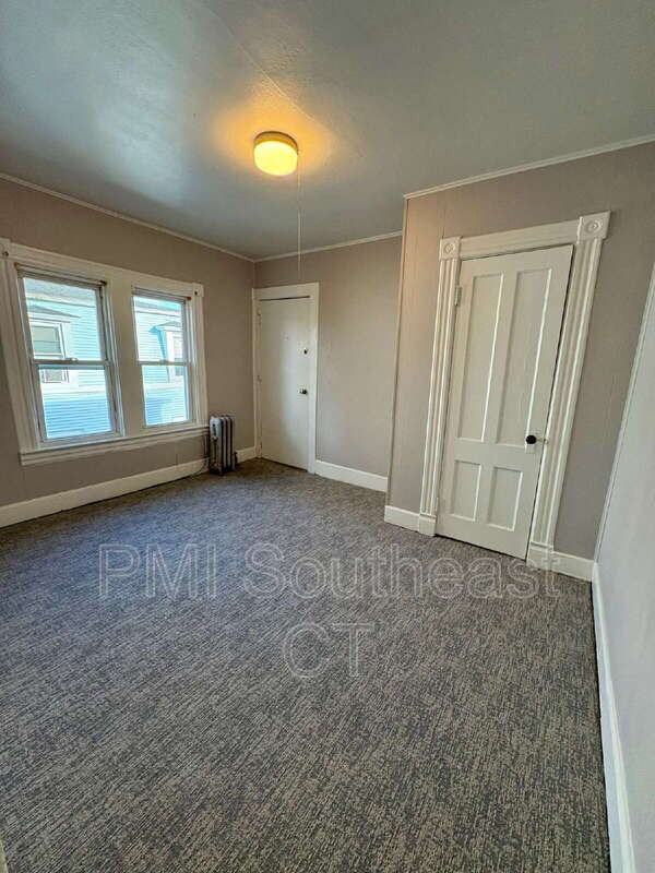 79 Garfield Ave #3R - Photo 2 of 7