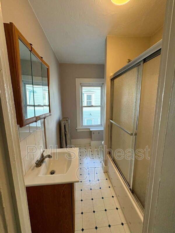 79 Garfield Ave #3R - Photo 6 of 7