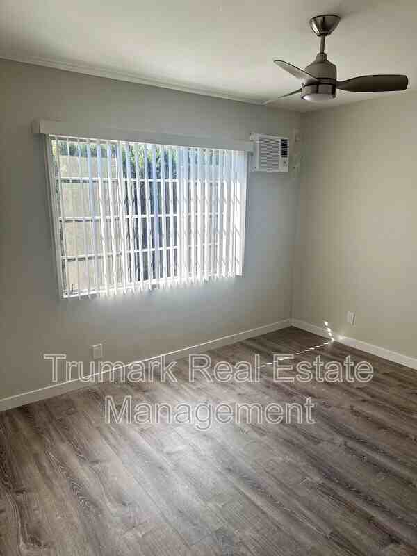 215 W Acacia Ave #6 - Photo 5 of 12