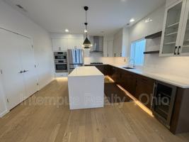 featured image of 2430 Richmond Rd #5