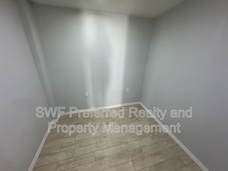 911 Northwestavenue #2 - Photo 5 of 10