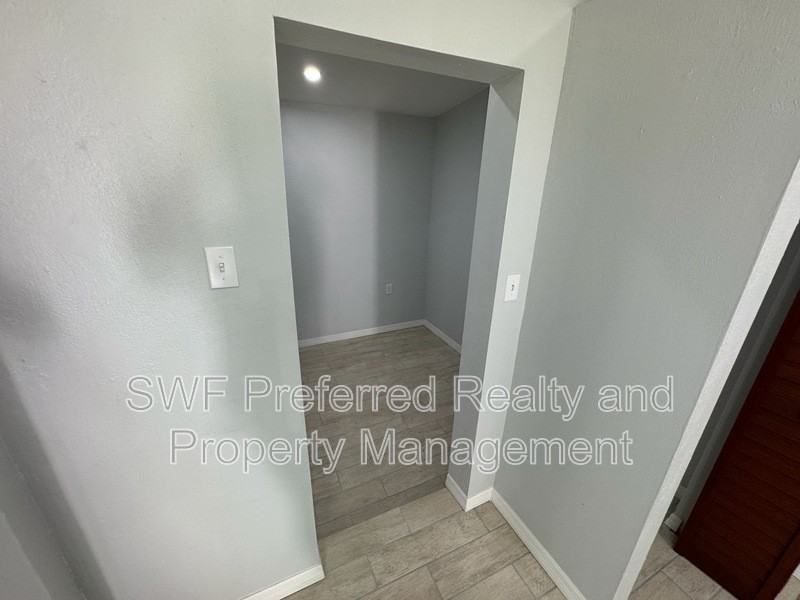 911 Northwestavenue #2 - Photo 6 of 10