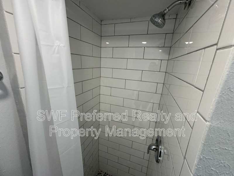 911 Northwestavenue #2 - Photo 7 of 10