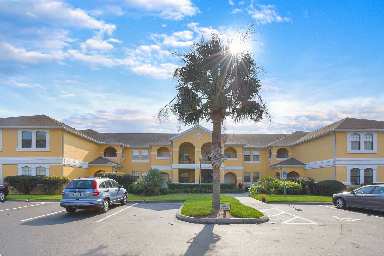 2221 Vista Cove Rd #2221 - Photo 2 of 30