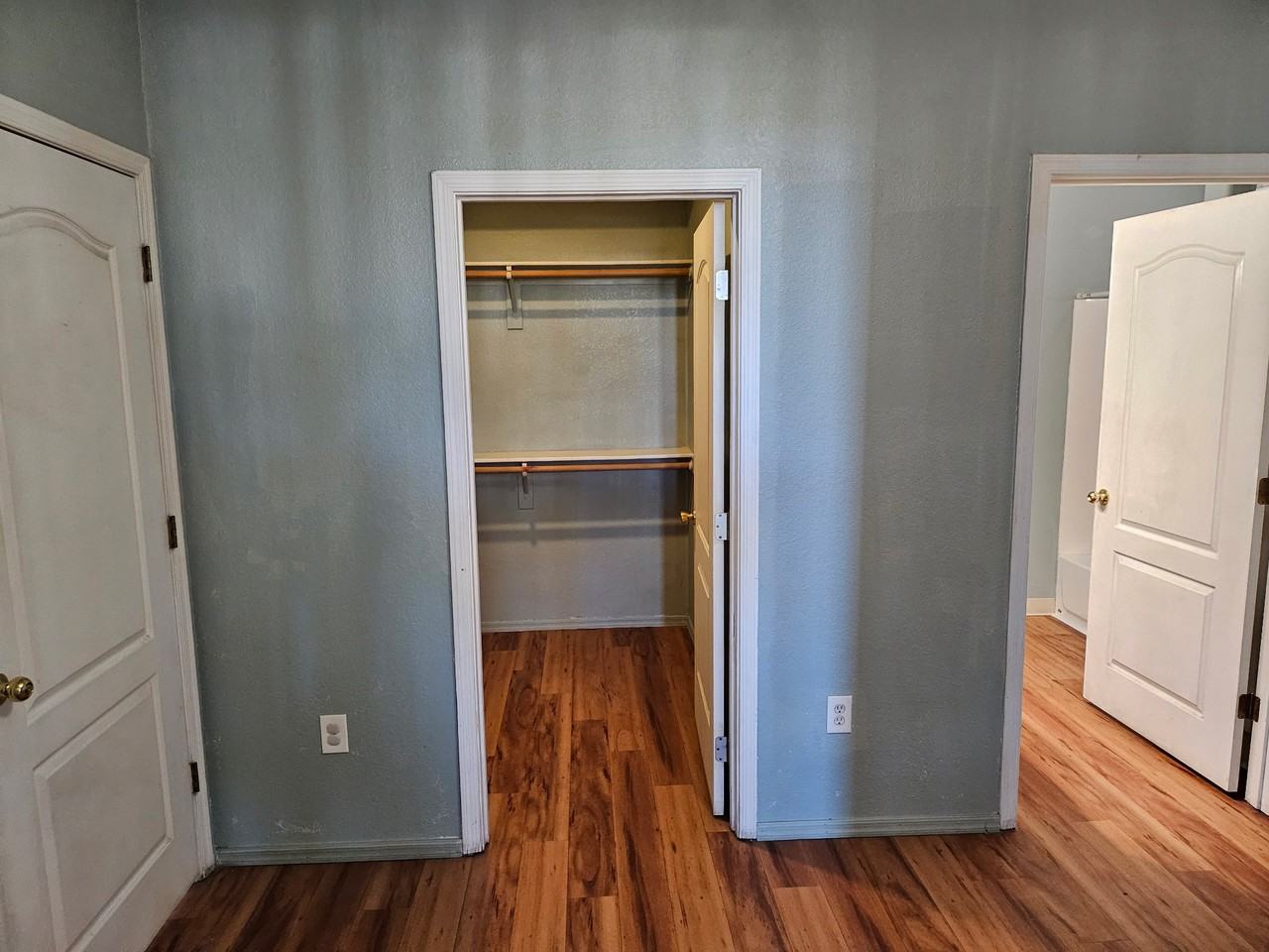 Springs At Yorkshire Apartment #1124 - Photo 3 of 11