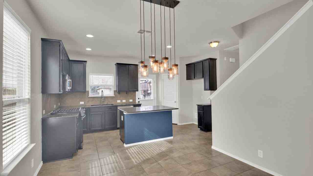 579 Dragon Ridge Rd - Photo 2 of 30