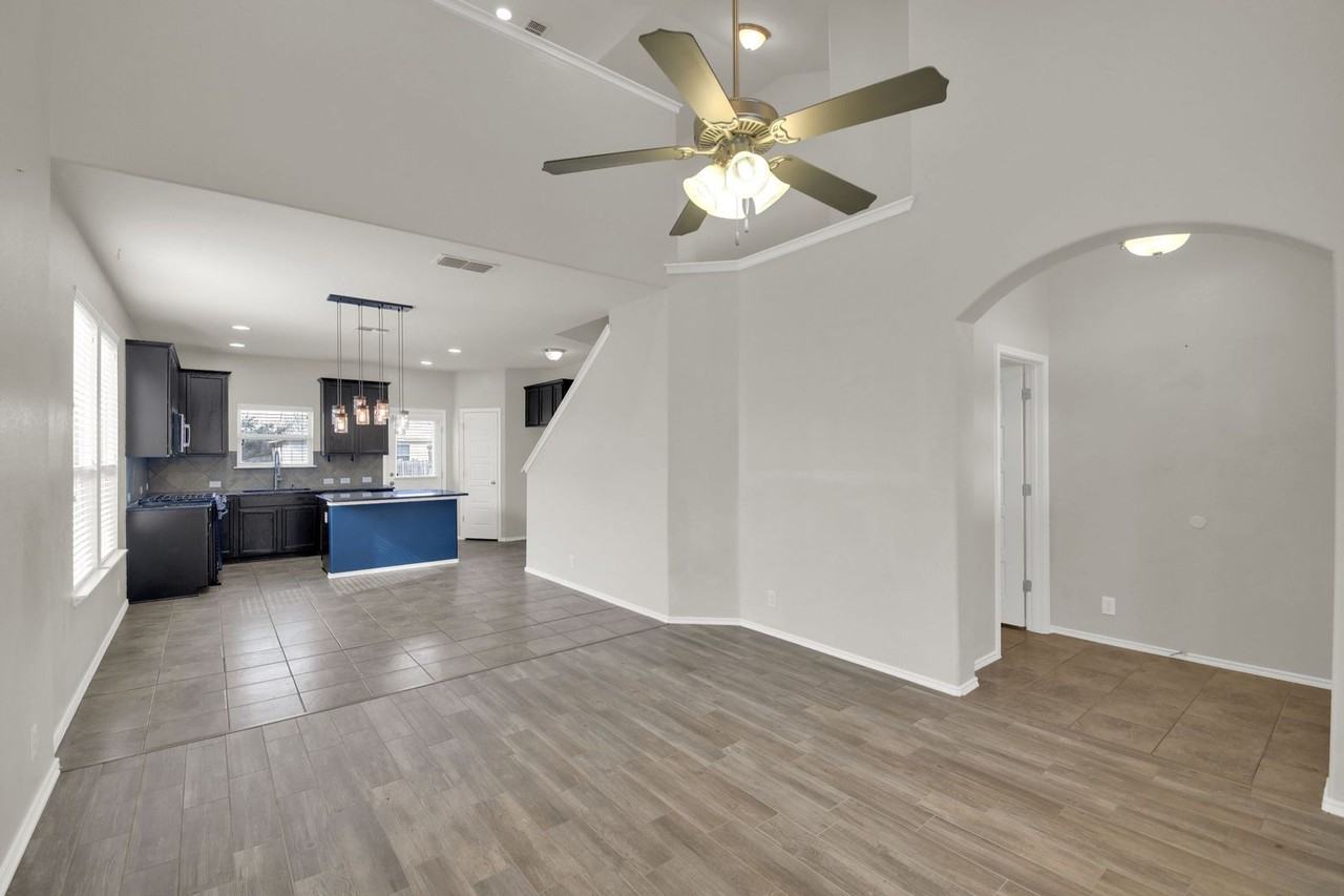 579 Dragon Ridge Rd - Photo 7 of 30