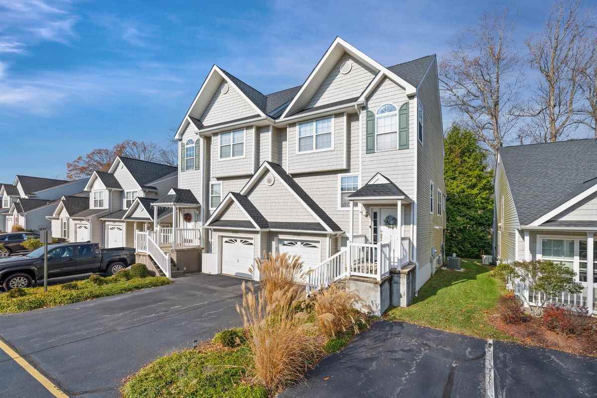 17293 Queen Anne Way - Photo 2 of 43