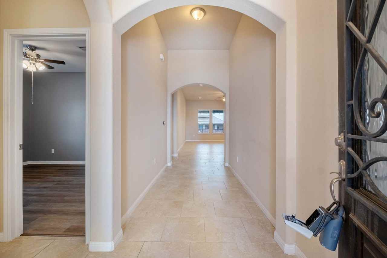 16212 Chianti Cv - Photo 4 of 27