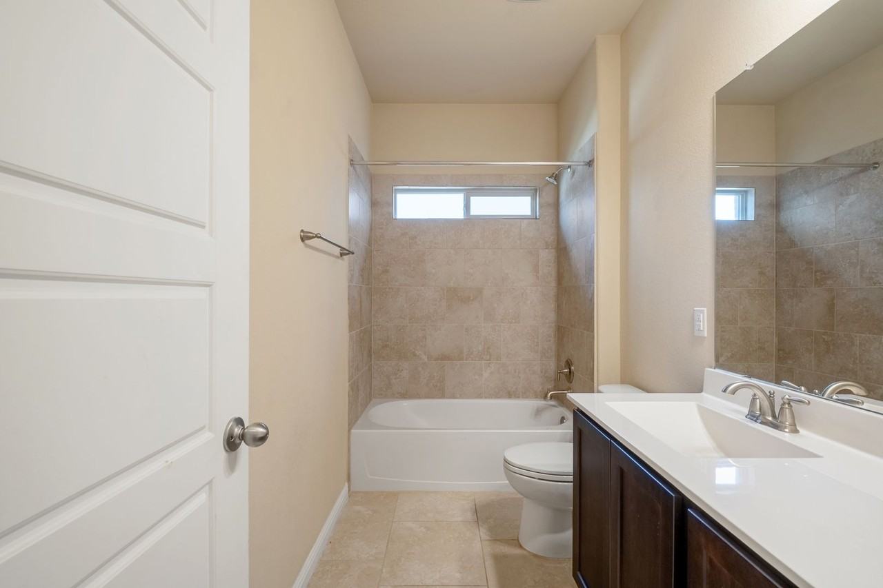 16212 Chianti Cv - Photo 7 of 27