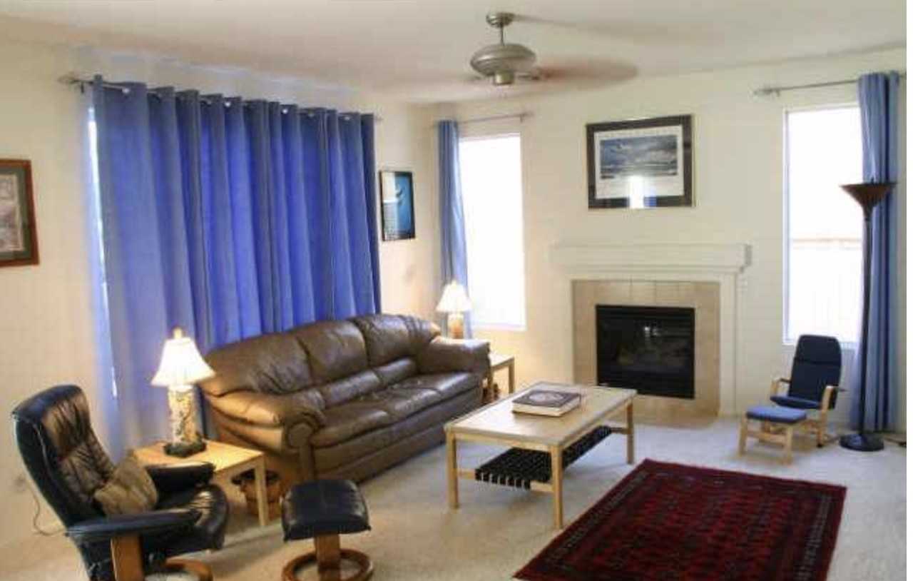 1546 Larkspur Ct - Photo 2 of 5