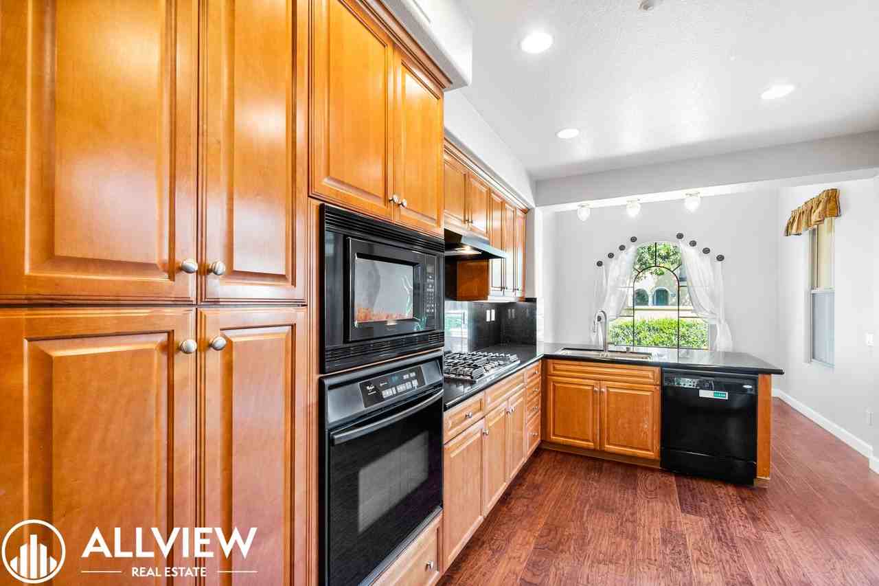 116 Chantilly - Photo 4 of 31