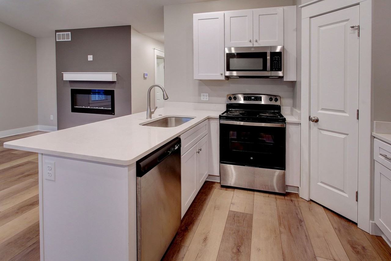 2118 Sherwood Ave - Photo 4 of 21