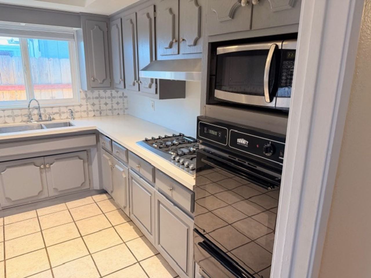 5151 Limerick Ave - Photo 5 of 18