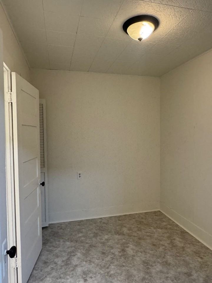 2015 I St - Photo 4 of 13