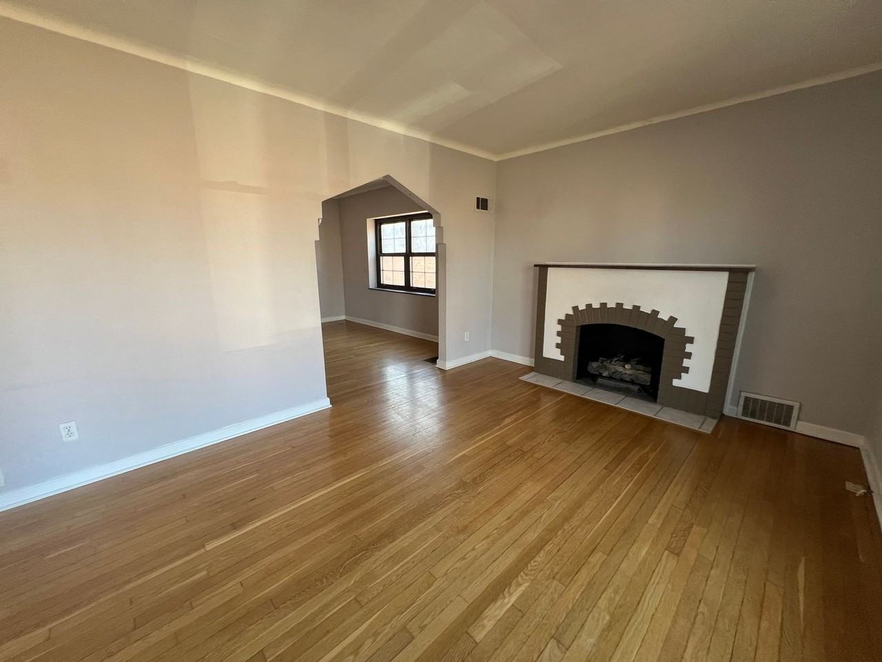 5748 Tholozan Ave - Photo 5 of 12