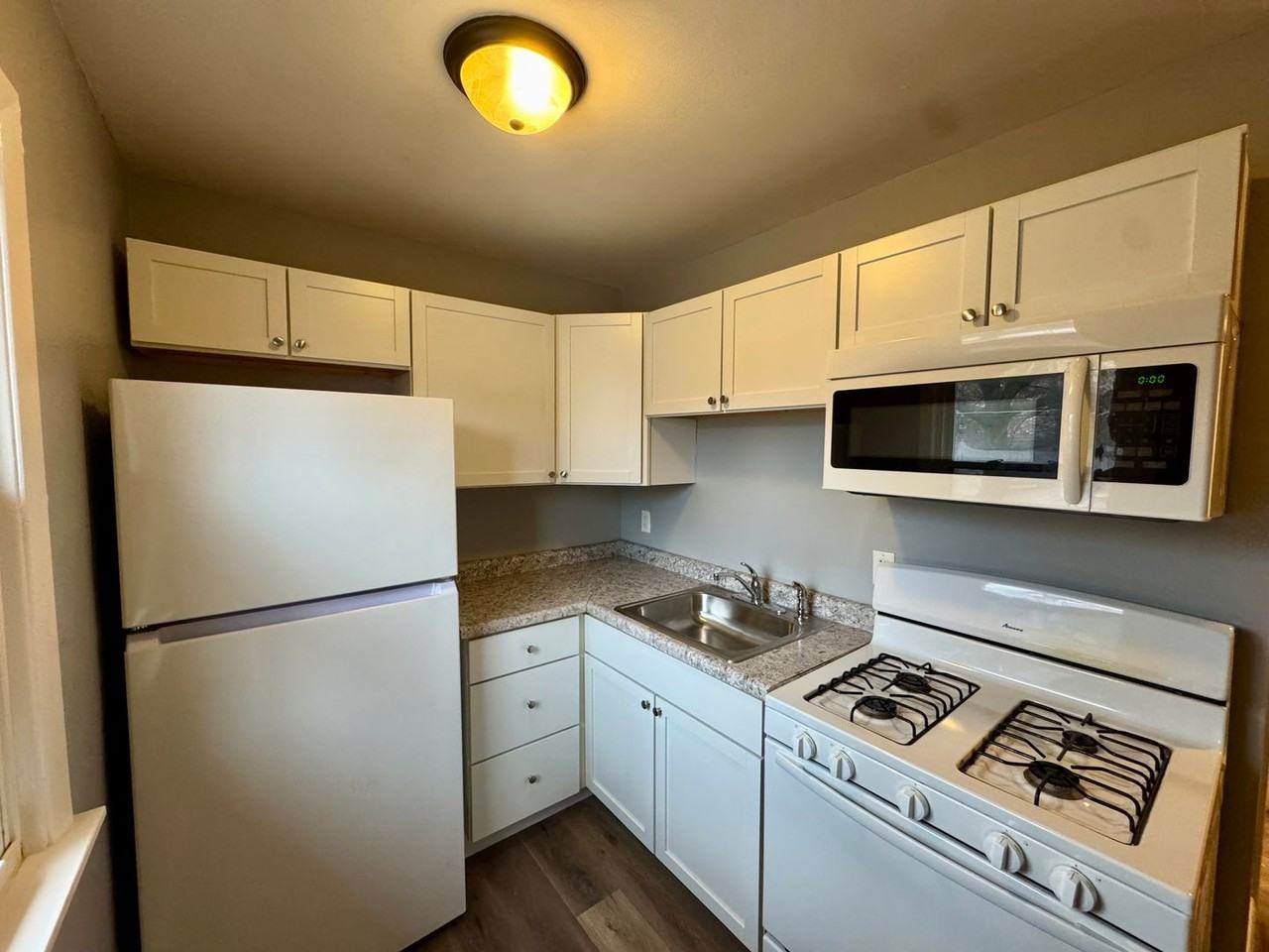 1811 13th Ave #6 - Photo 2 of 11