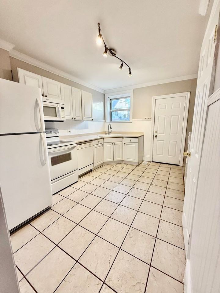 6540 Southwest Ave - Photo 4 of 14