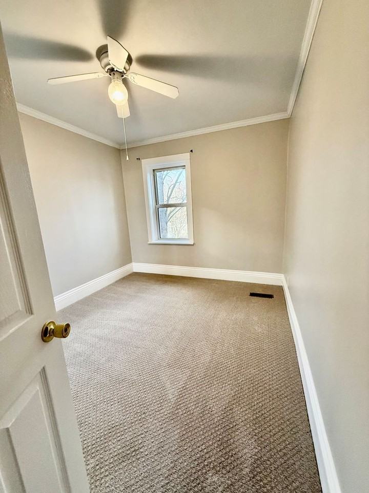 6540 Southwest Ave - Photo 7 of 14