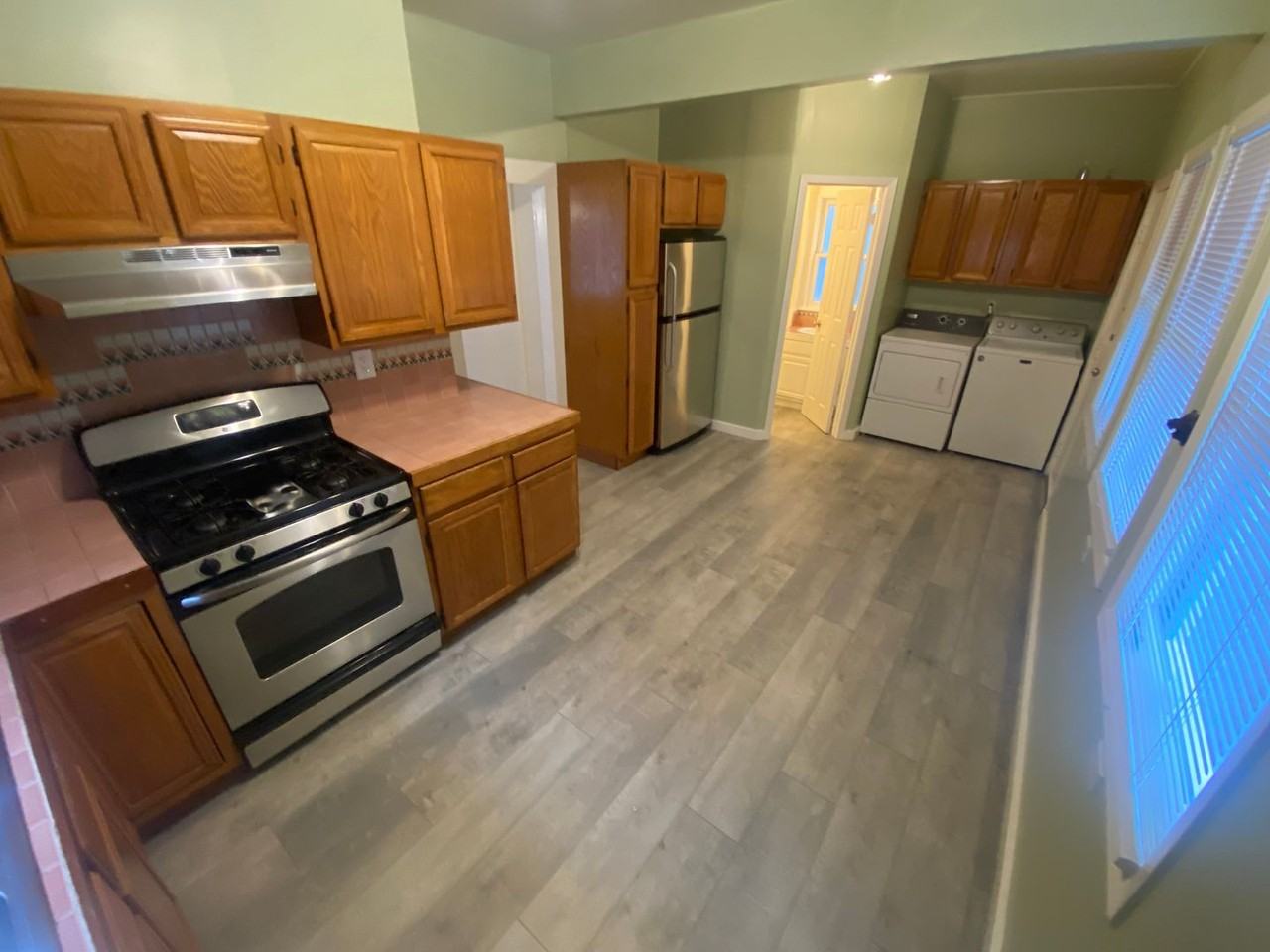 2113 Ashby Ave - Photo 3 of 30