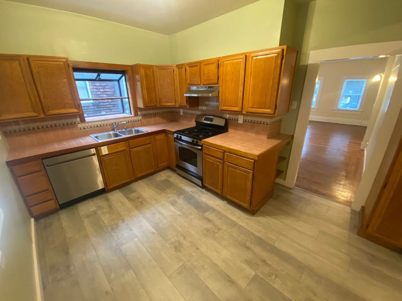 2113 Ashby Ave - Photo 4 of 30