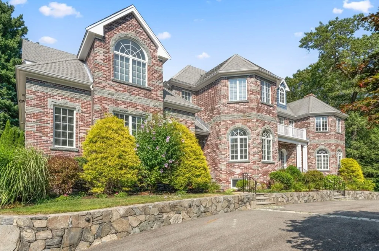 60 Forest Ave - Photo 3 of 21