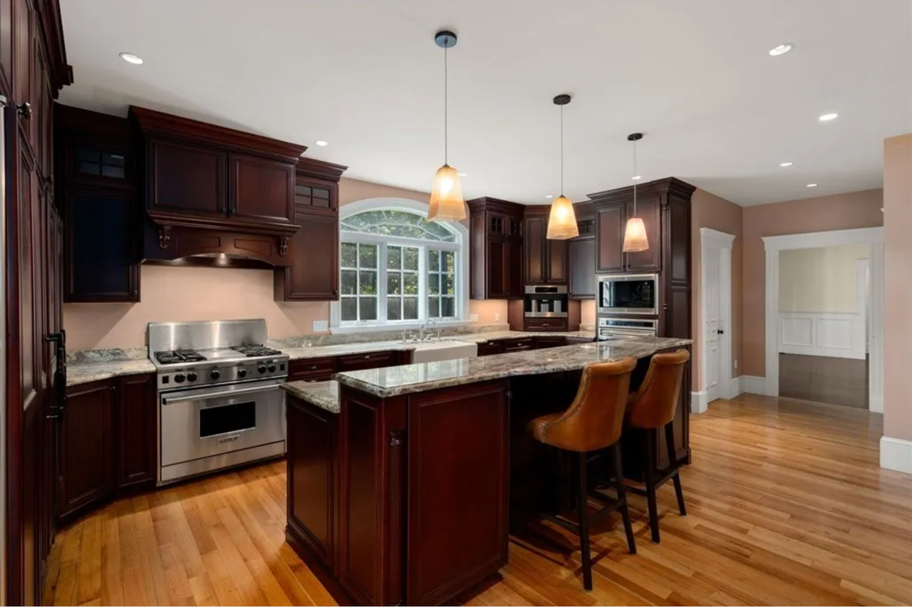 60 Forest Ave - Photo 7 of 21