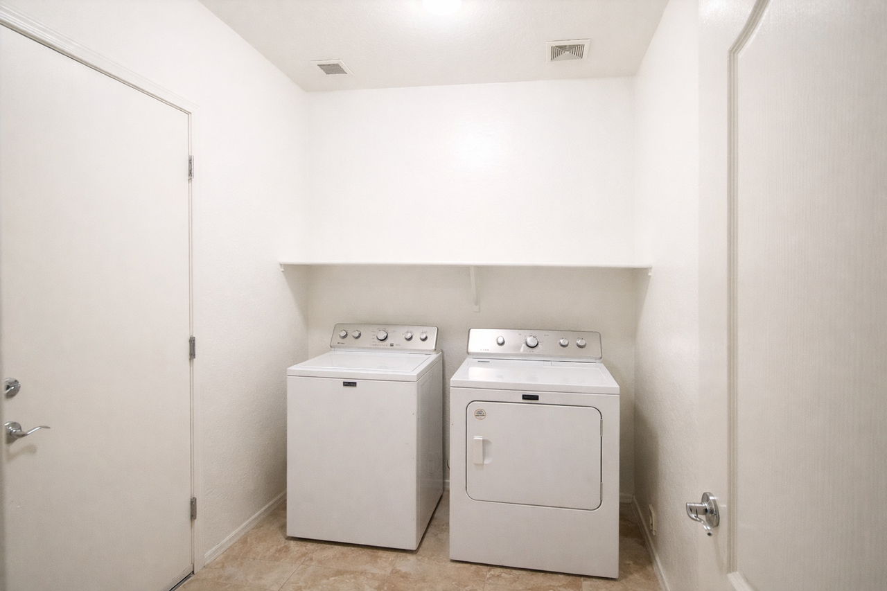 3514 S 81st Dr - Photo 6 of 8