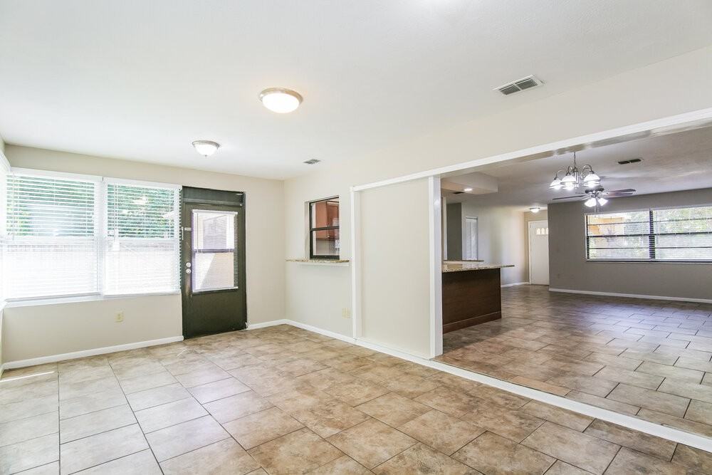 5286 Enfield Ave - Photo 3 of 16