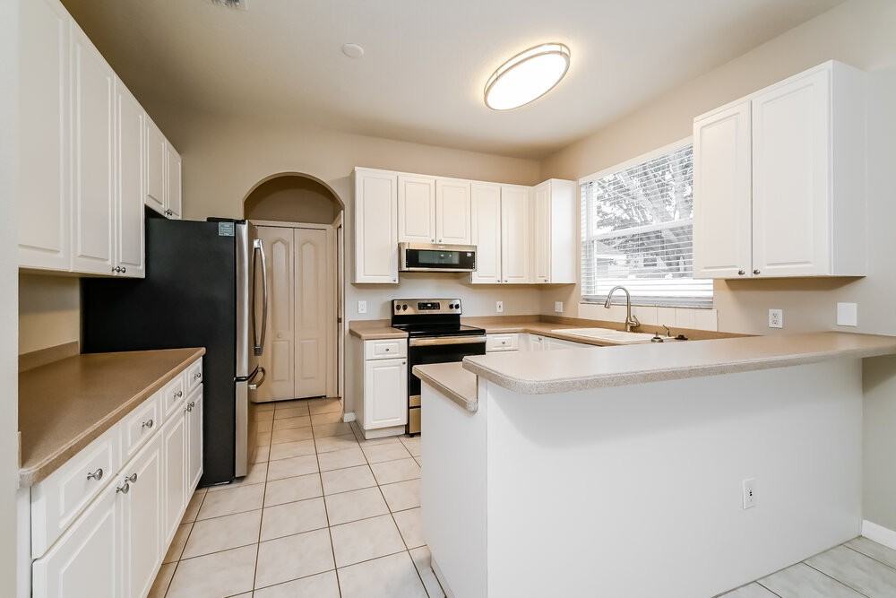 9826 White Barn Way - Photo 7 of 17