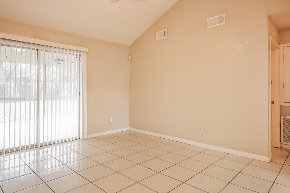 2007 Deerhurst Ln - Photo 3 of 16