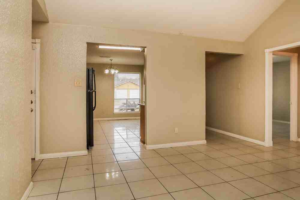 2007 Deerhurst Ln - Photo 5 of 16