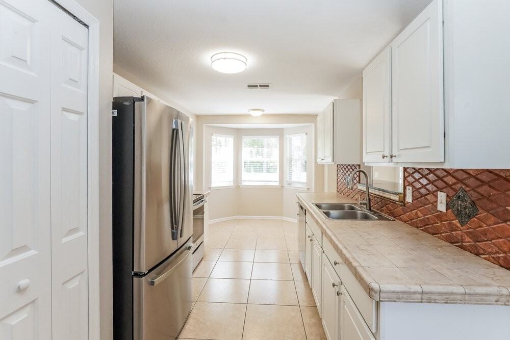 39 Peterlee Ct - Photo 5 of 16