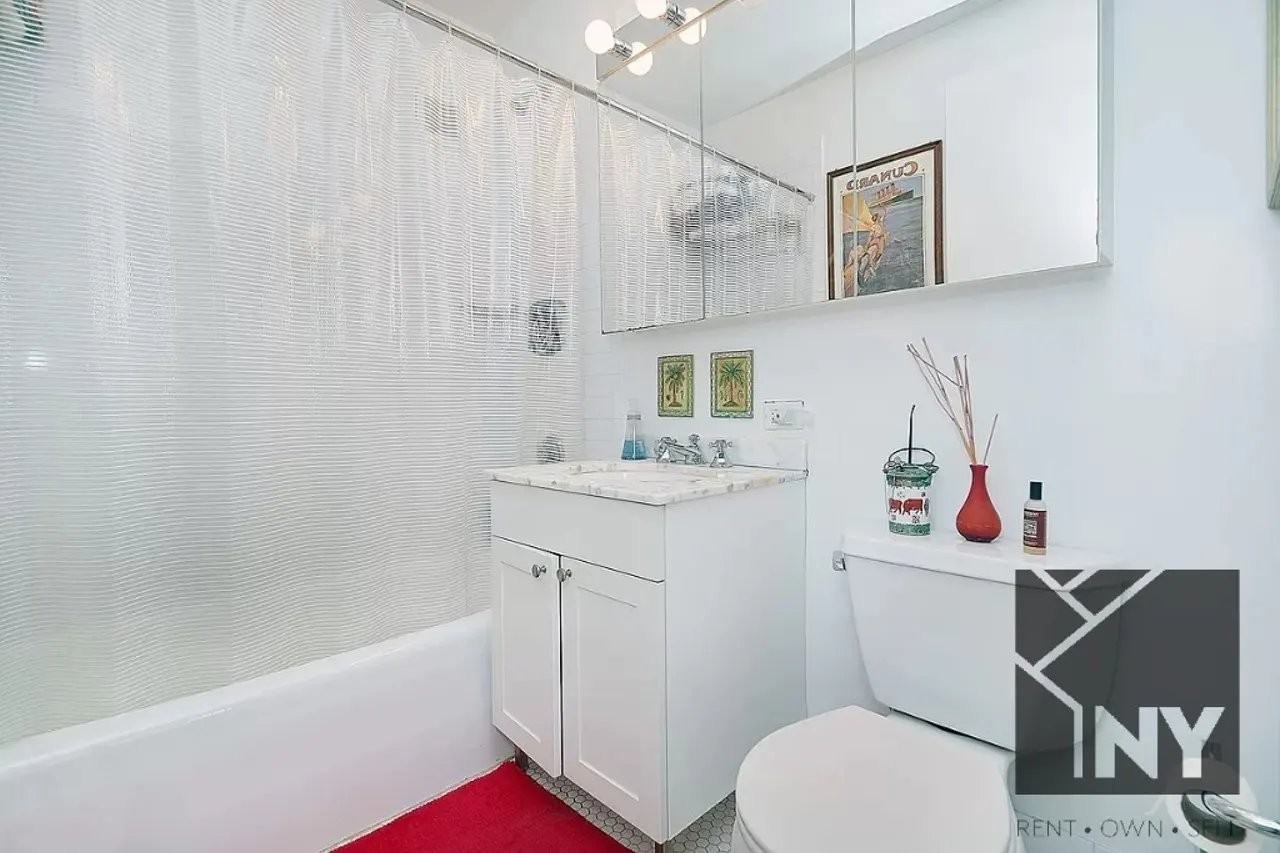 451 W 37th St #2103 - Photo 4 of 5