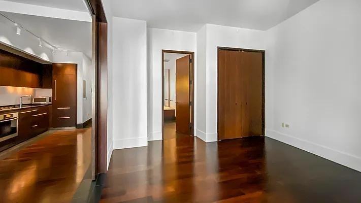 Broad St #16E - Photo 2 of 8