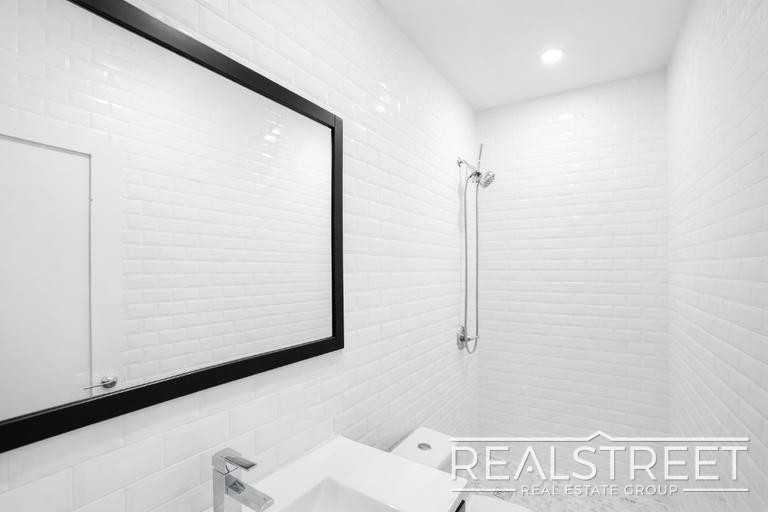 1401 Dean St #2R - Photo 5 of 9