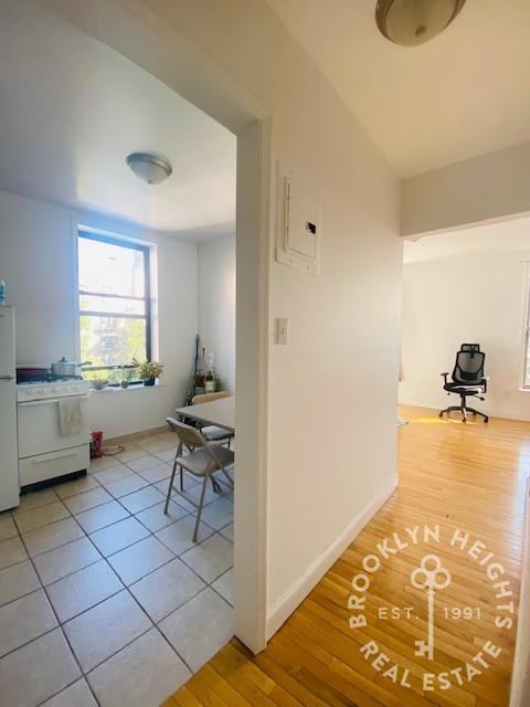 Remsen St #16 - Photo 6 of 9