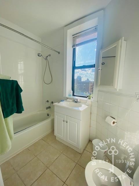 Remsen St #16 - Photo 7 of 9