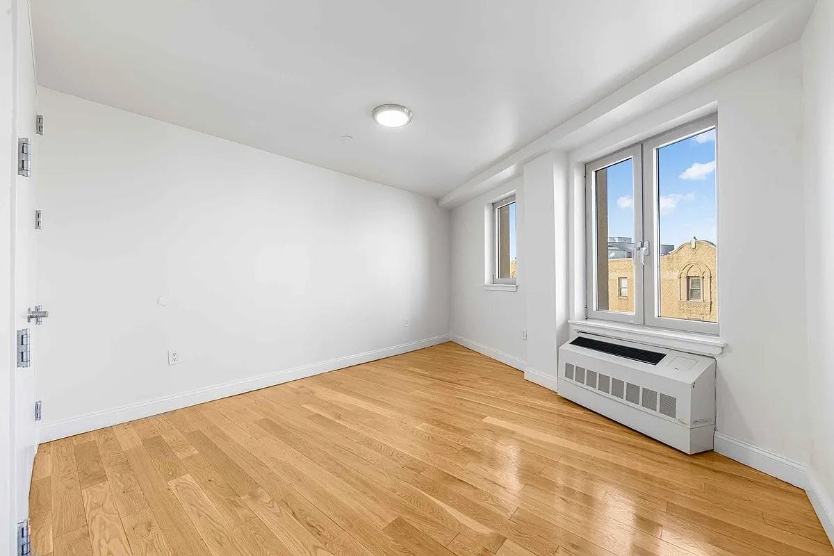 3030 Middletown Rd #6E - Photo 6 of 8