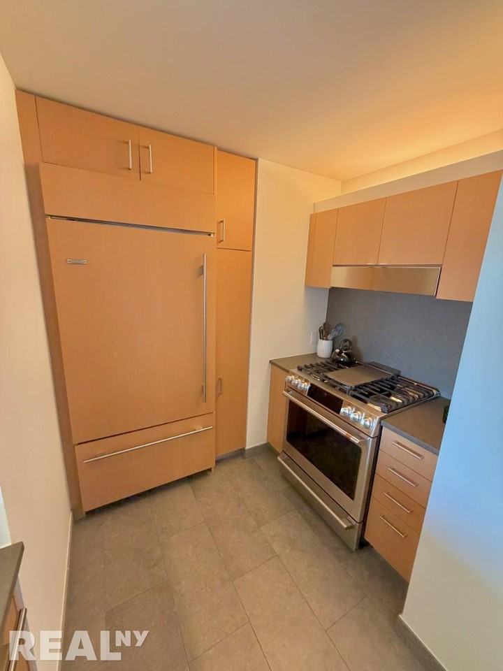 Spruce St #71C - Photo 2 of 8