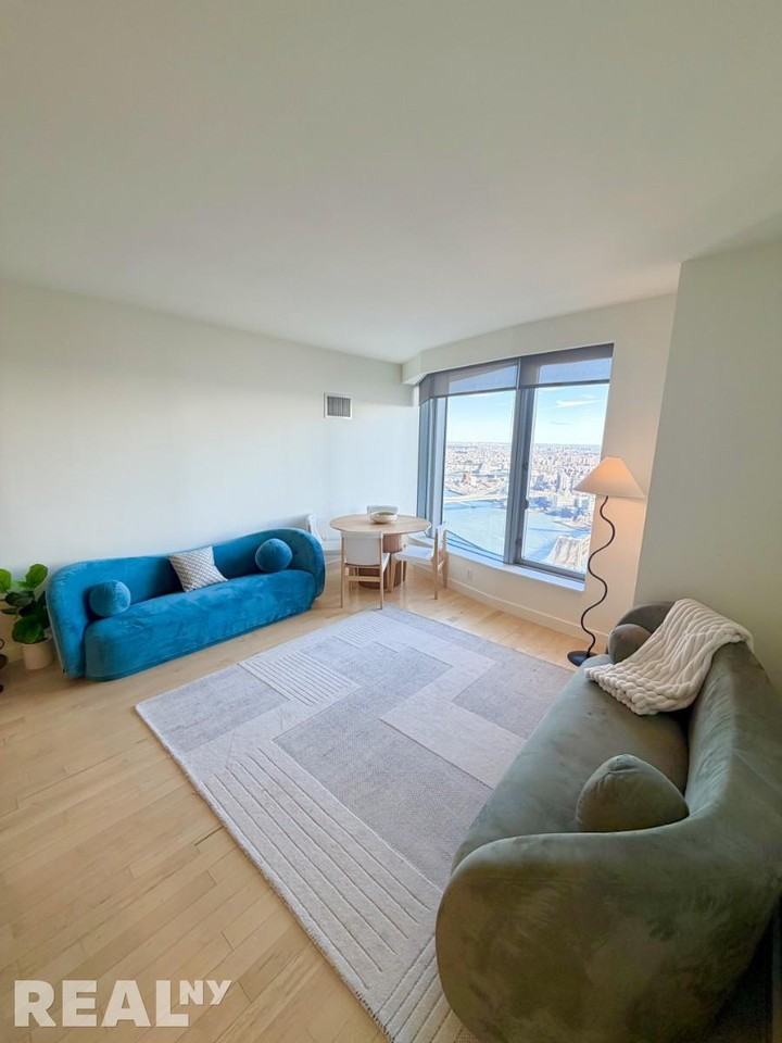 Spruce St #71C - Photo 3 of 8